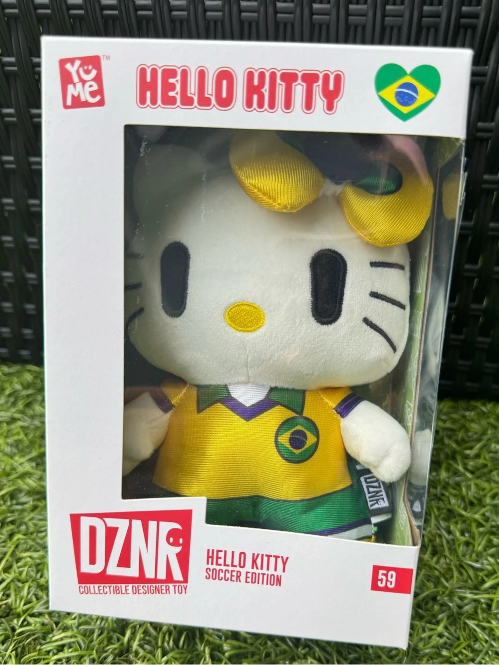 YuMe DZNR Hello Kitty Plush Brazil #59 Soccer Edition Sanrio NIB READ DESC